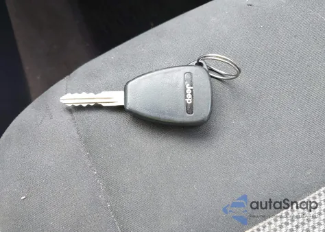 2017 Jeep Compass Sport 4X4 z USA, uszkodzony, nr VIN 1C4NJDBB3HD143294